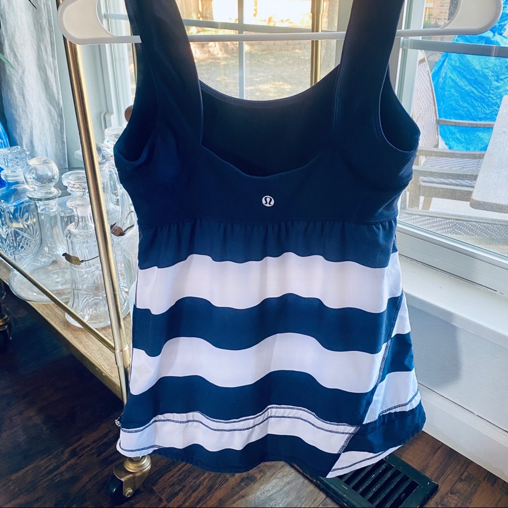 Lululemon Women’s Chase Me Tank White Blue Size 4